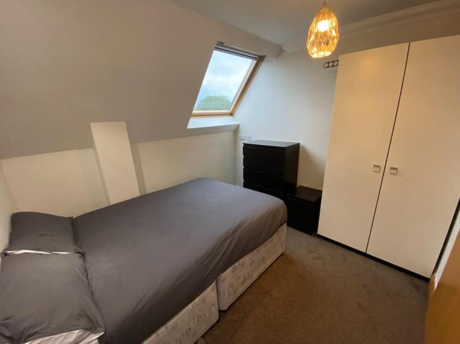 Spacious 2 Bed In Centre